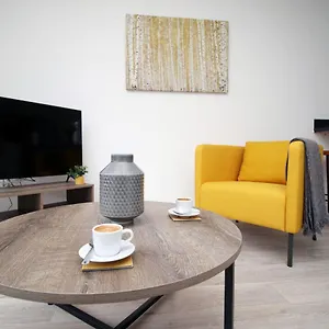 No 1 Marina Walk By Ssw 3br, Free Parking, Sleeps 5 Close To Marina, Centre, And M4 Apartment