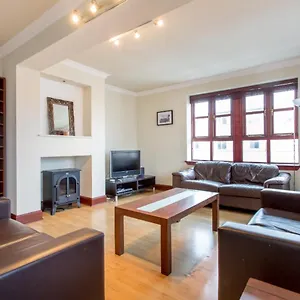 2 Bedroom By Leith's Shore Apartment